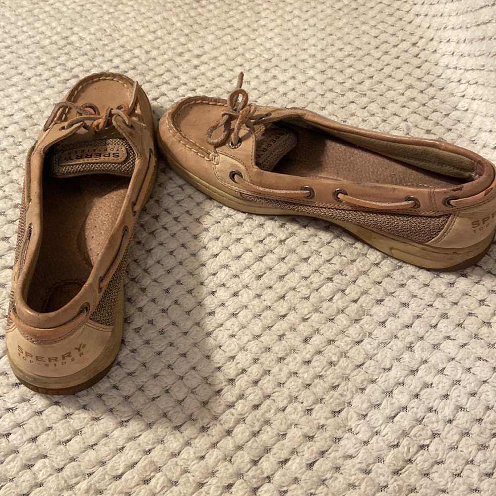 sperrys size 8